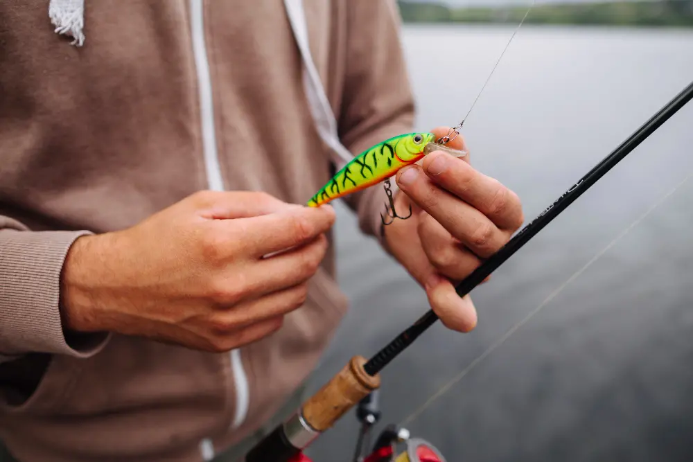 Первая рыбалка на спиннинг: пошаговый план от сборки снасти до первого заброса